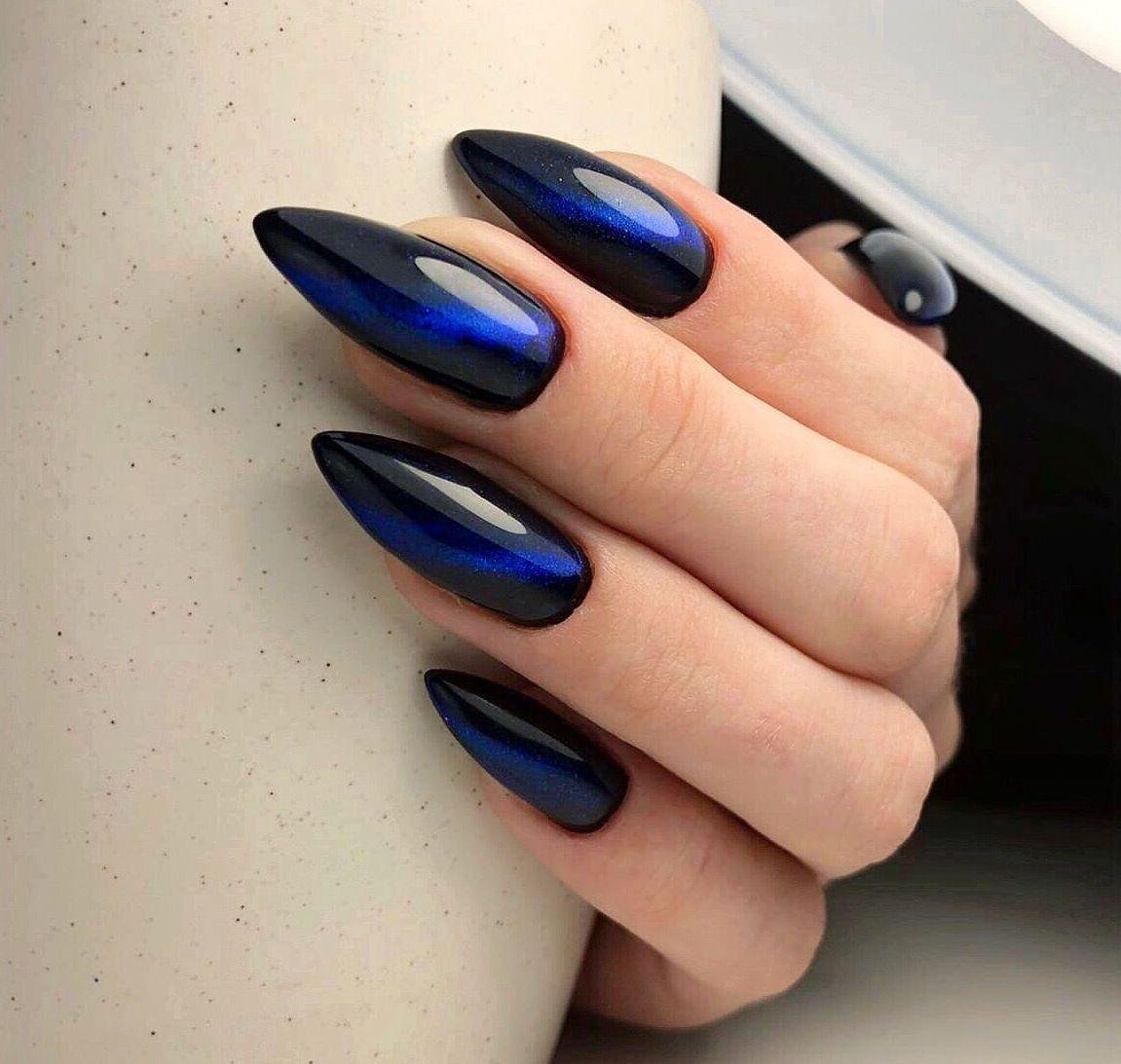 Маникюр черный кошачий глаз