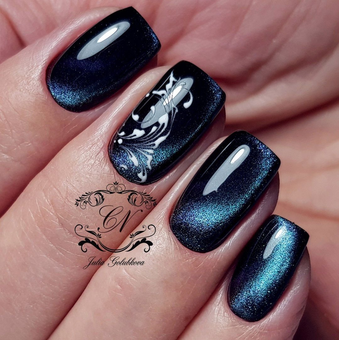 Маникюр кошачий глаз с дизайном