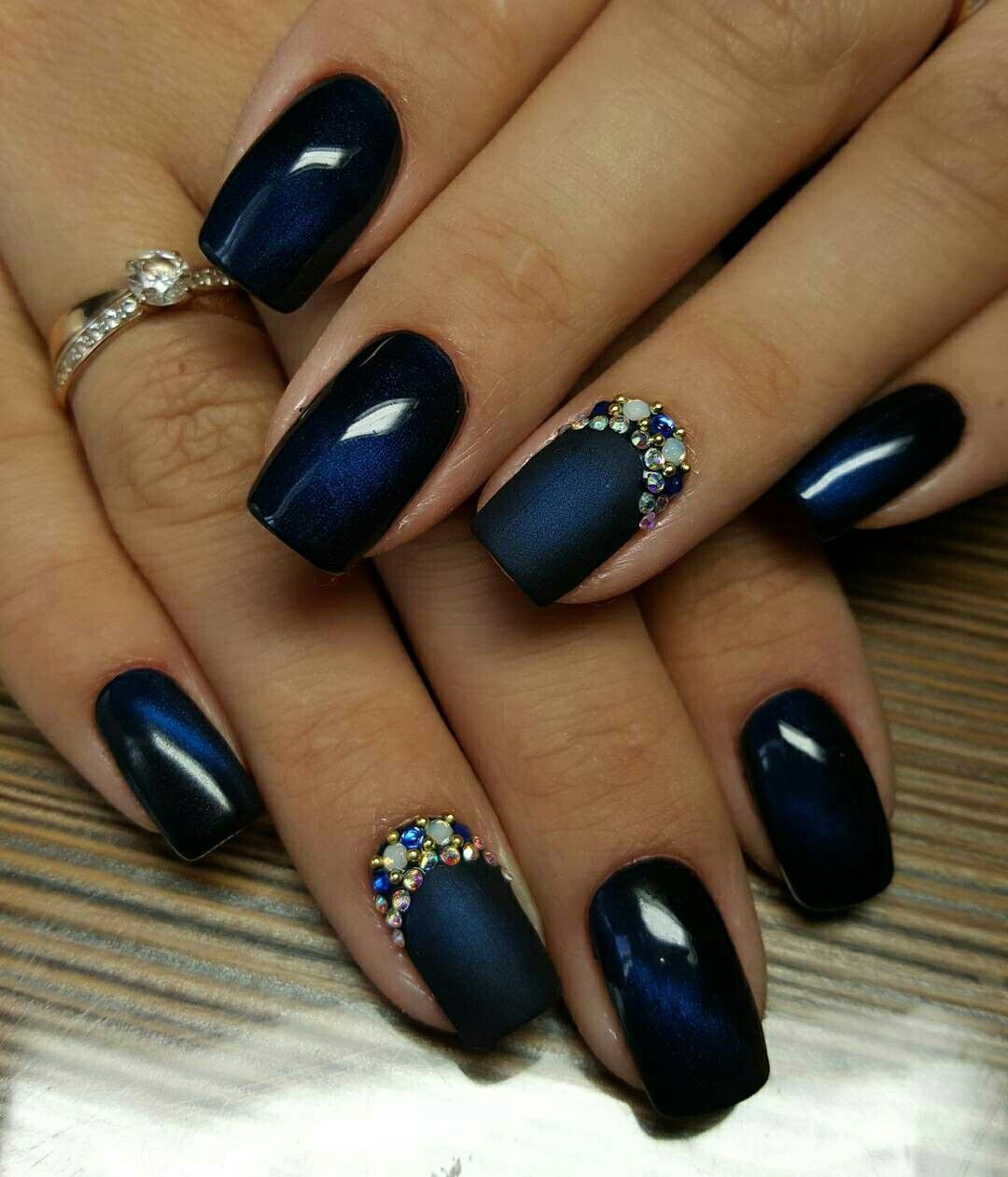 Маникюр ночь