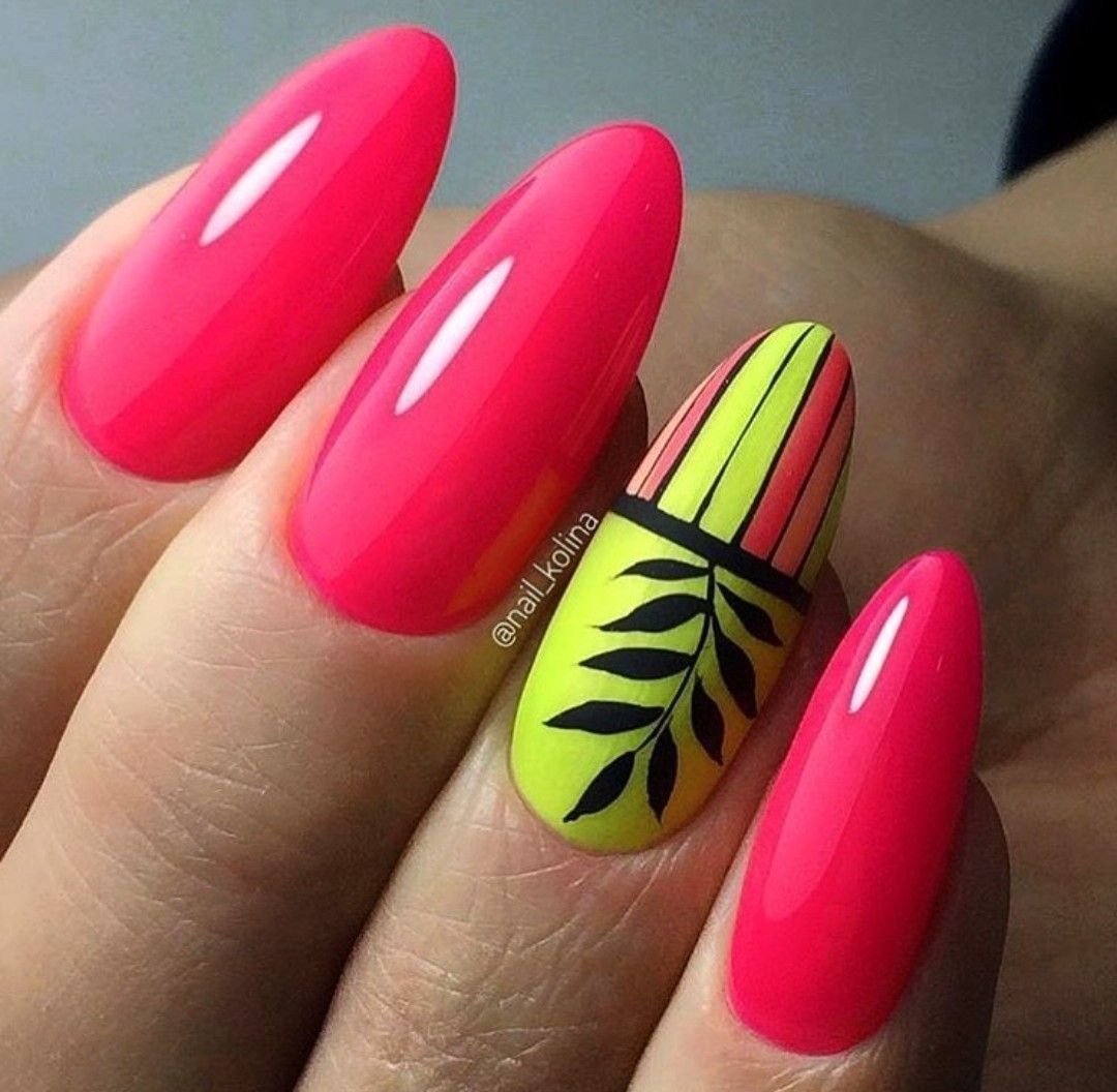 Маникюр жёлтый с розовым