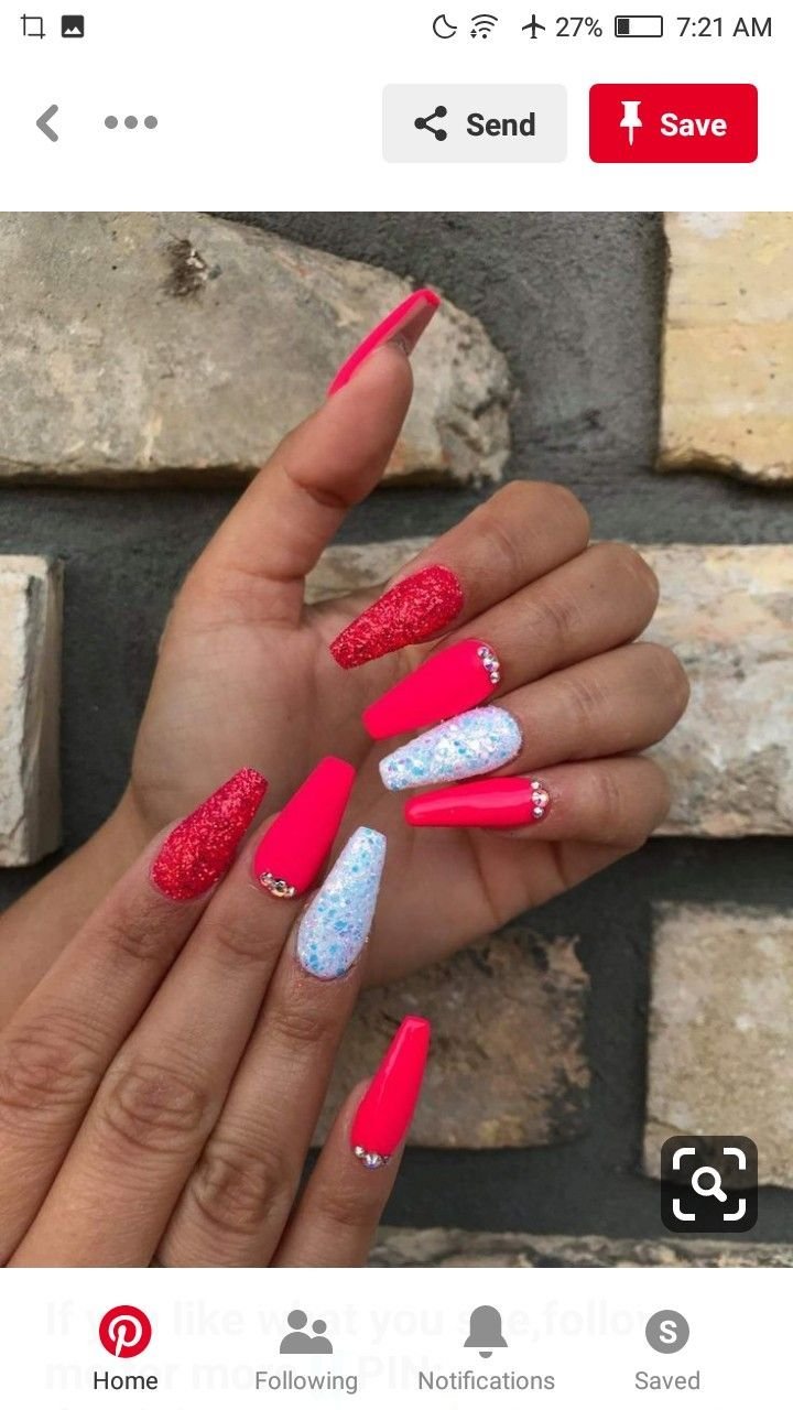 Яркий маникюр на длинные ногти