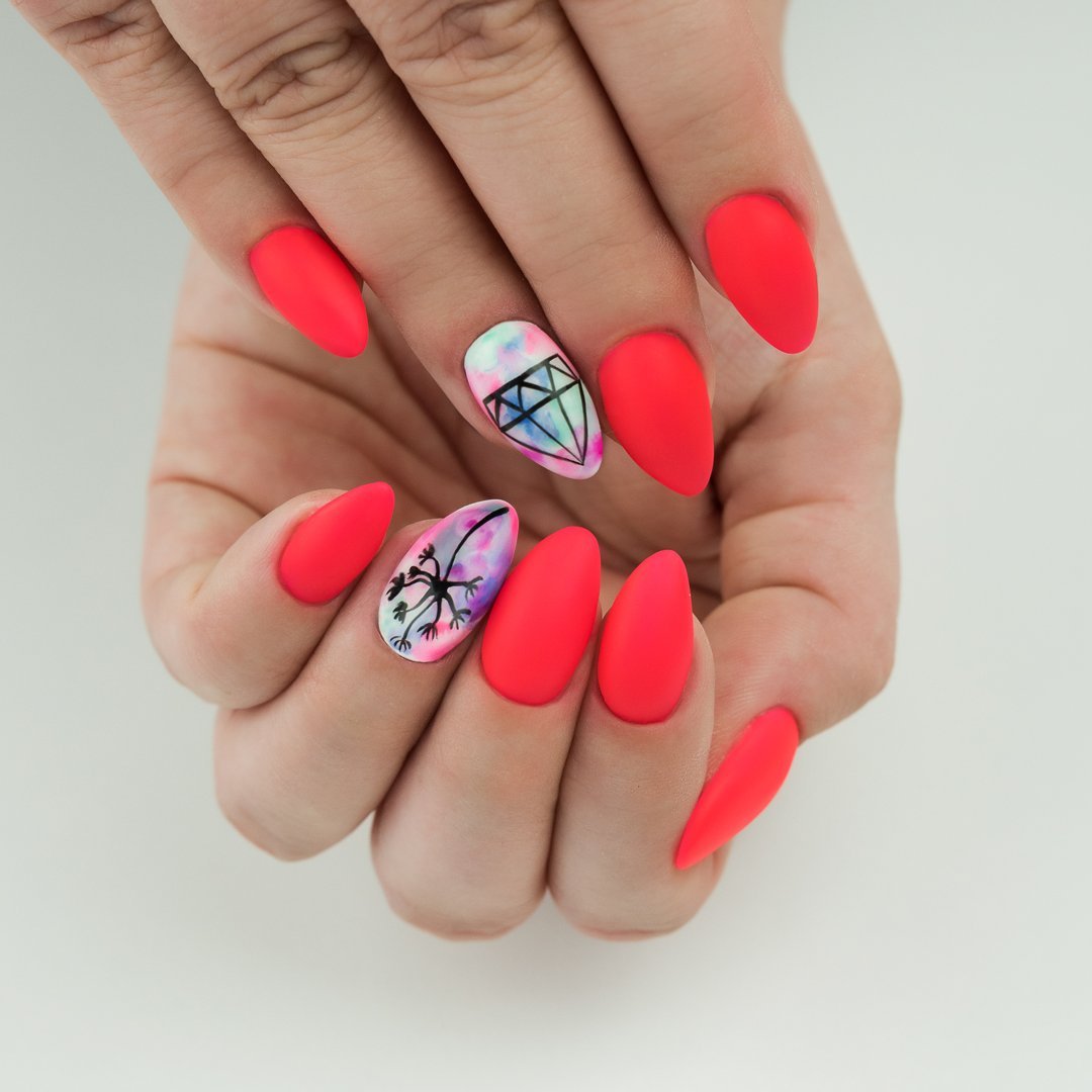 Кислотно красный маникюр