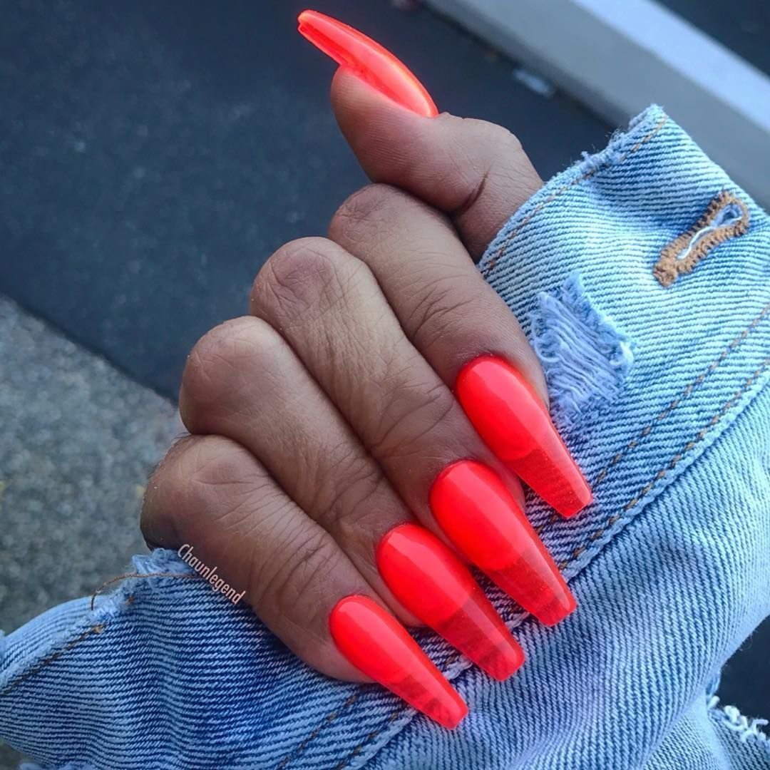 Желейные ногти Кайли Дженнер