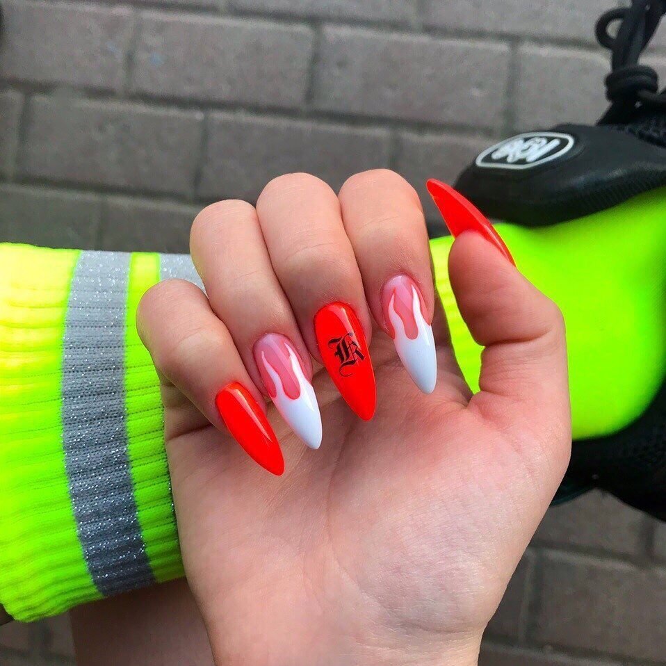 Яркий молодежный маникюр