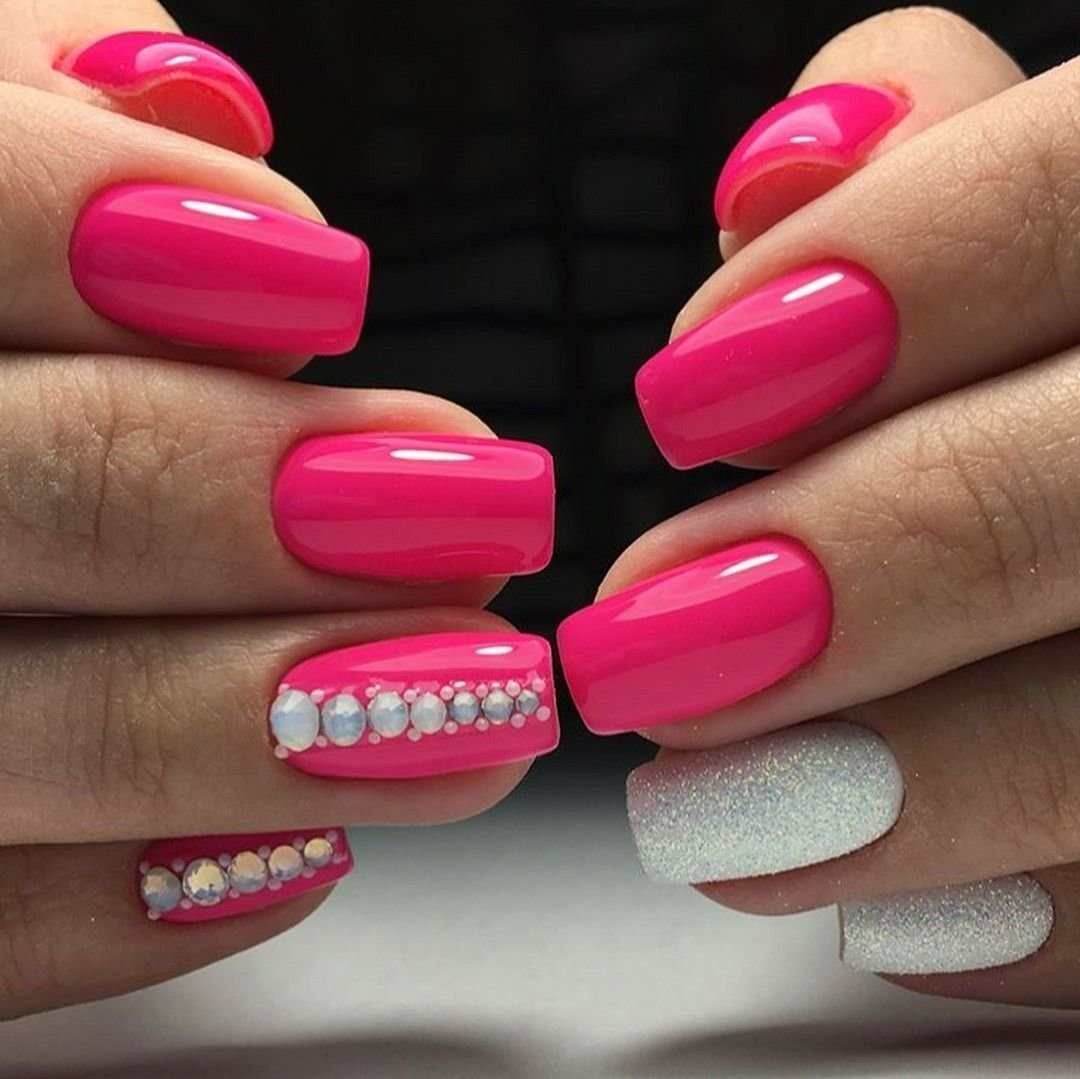 Маникюр фуксия с фиолетовым