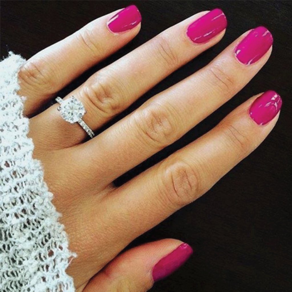 Маникюр фуксия 2022