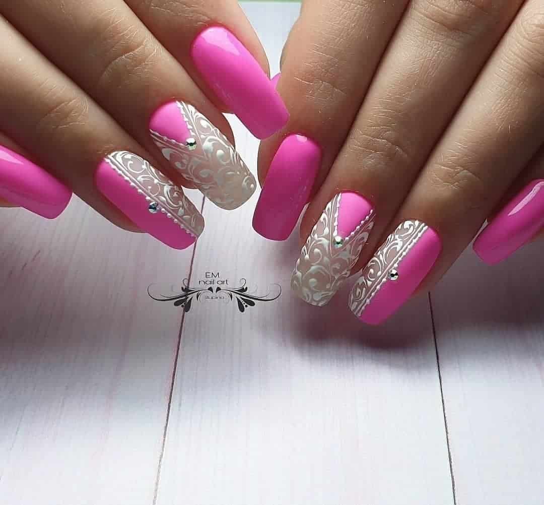 Маникюр фуксия миндаль