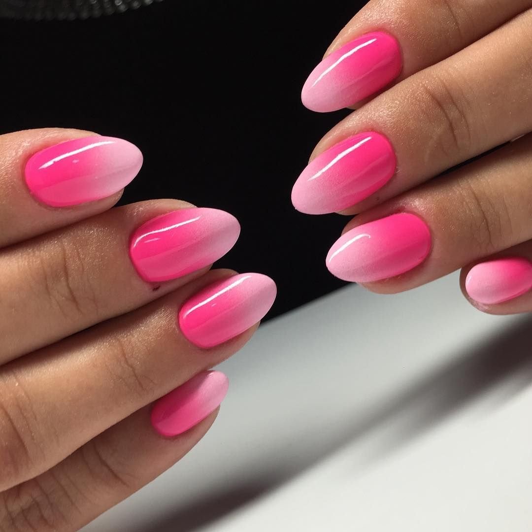 Маникюр фуксия с белым