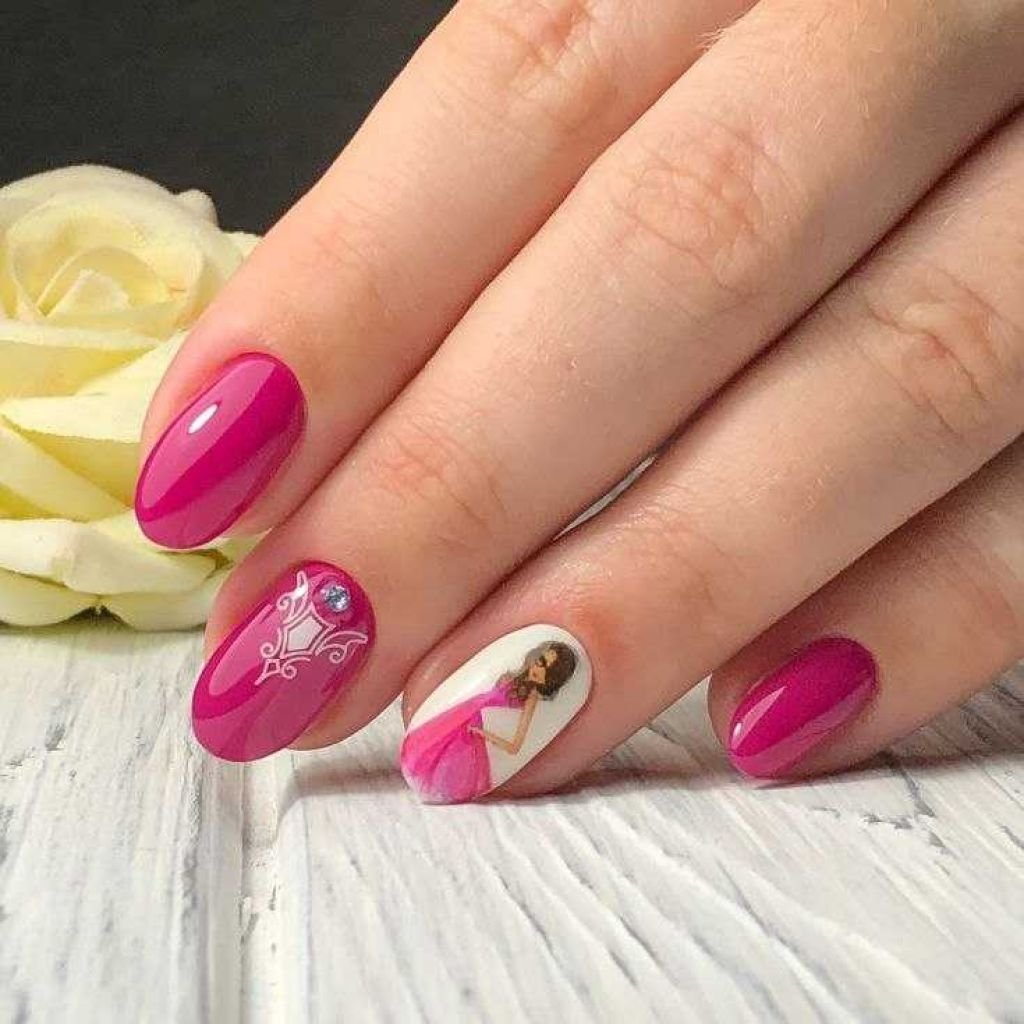 Розово малиновый маникюр