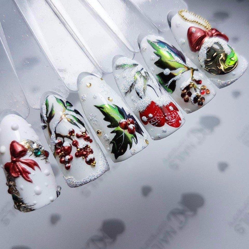 Маникюр с еловой веткой