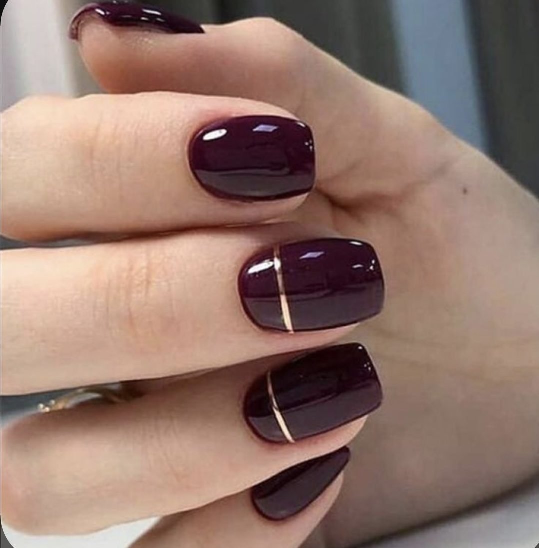 Бордовый маникюр