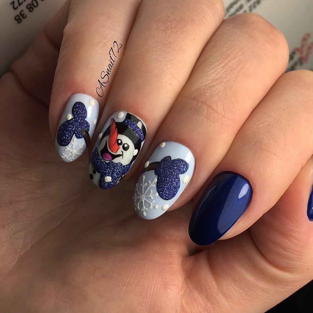 Зимние ягоды на ногтях