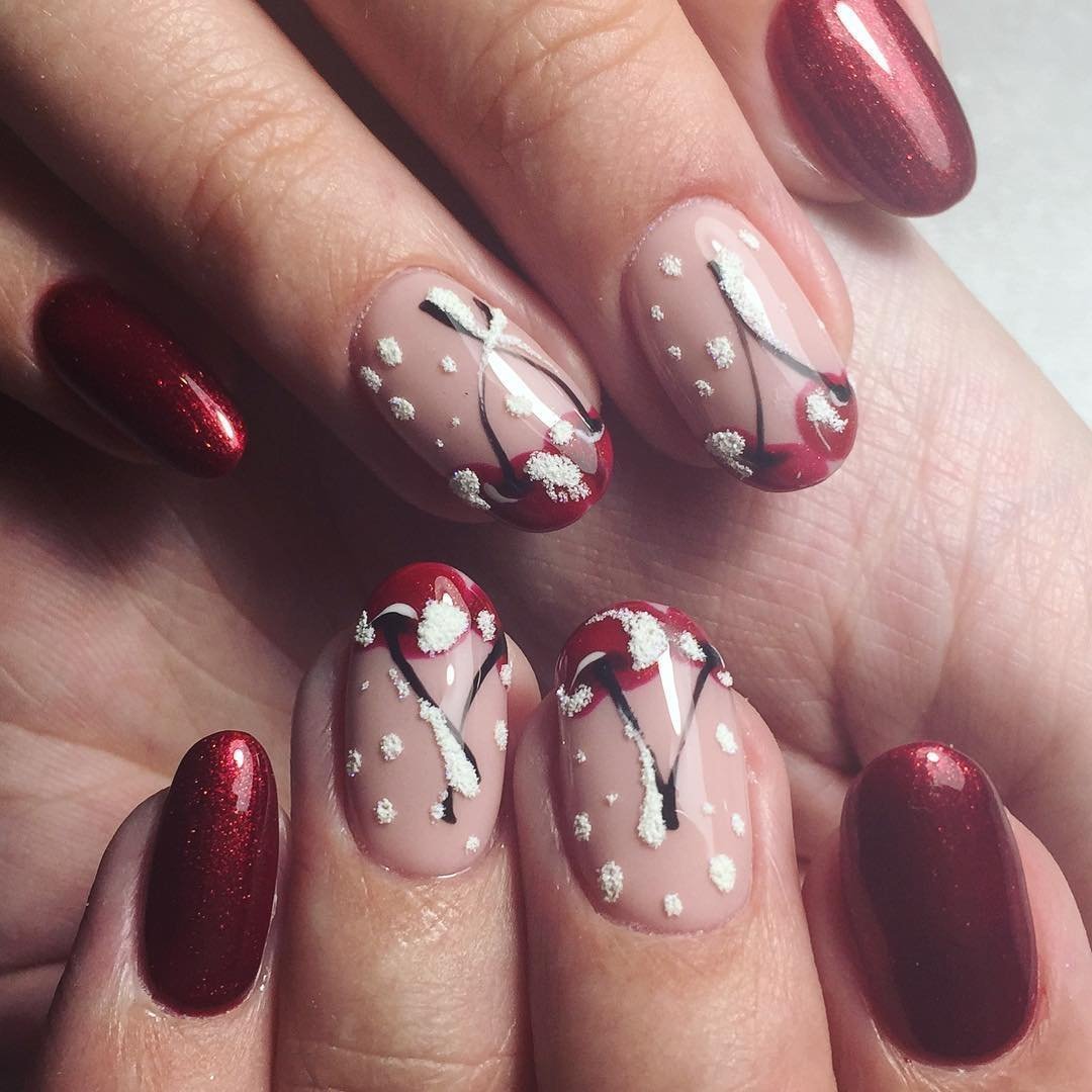 Зимний маникюр с вишенками