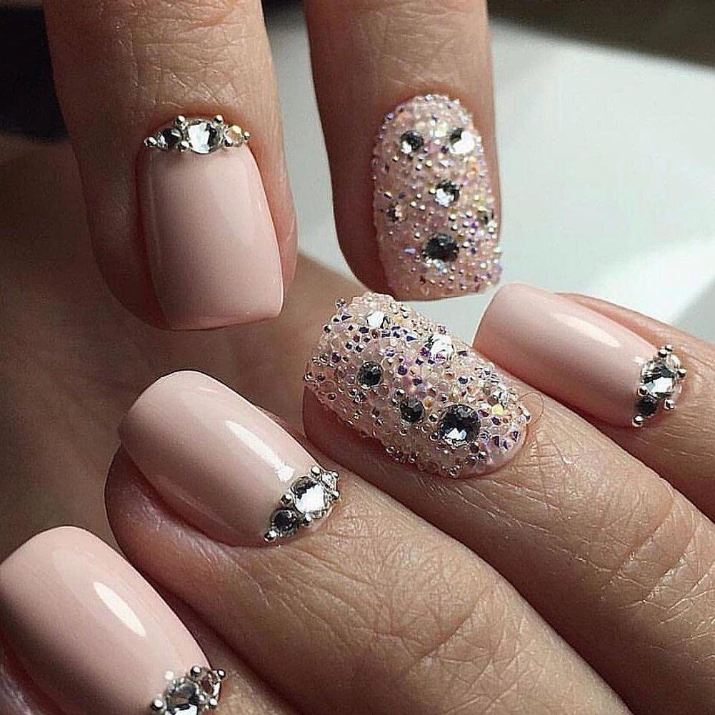 Красивый вечерний маникюр