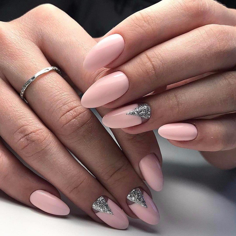 Маникюр на миндалевидные ногти