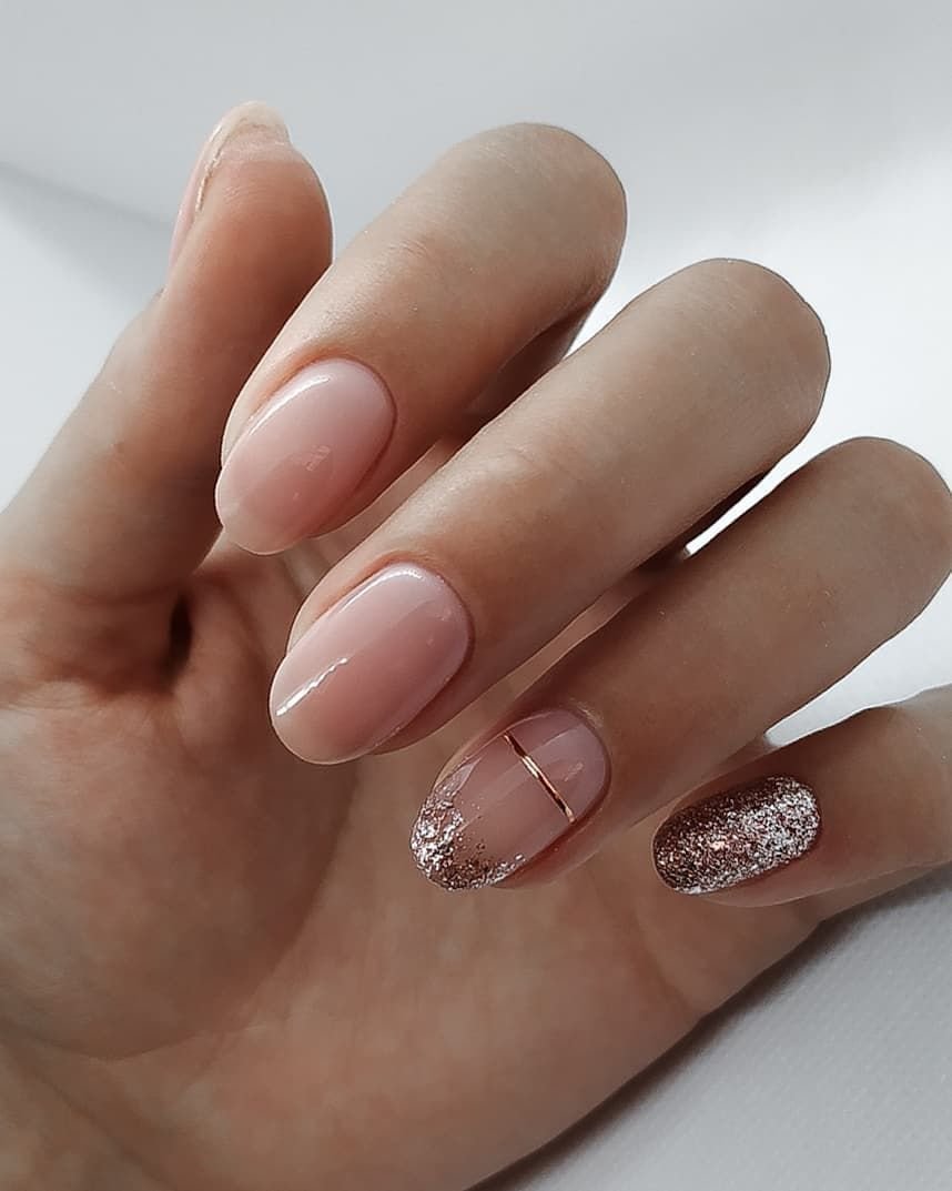 Нюдовый маникюр миндаль коралл персик