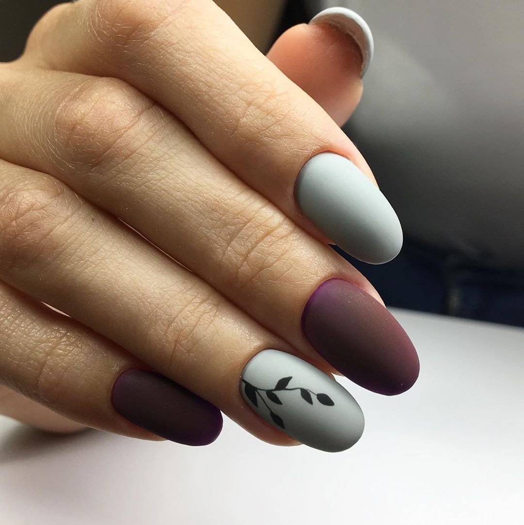 Ногти миндаль