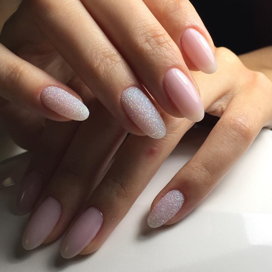 Матовый френч 2022 на миндалевидных