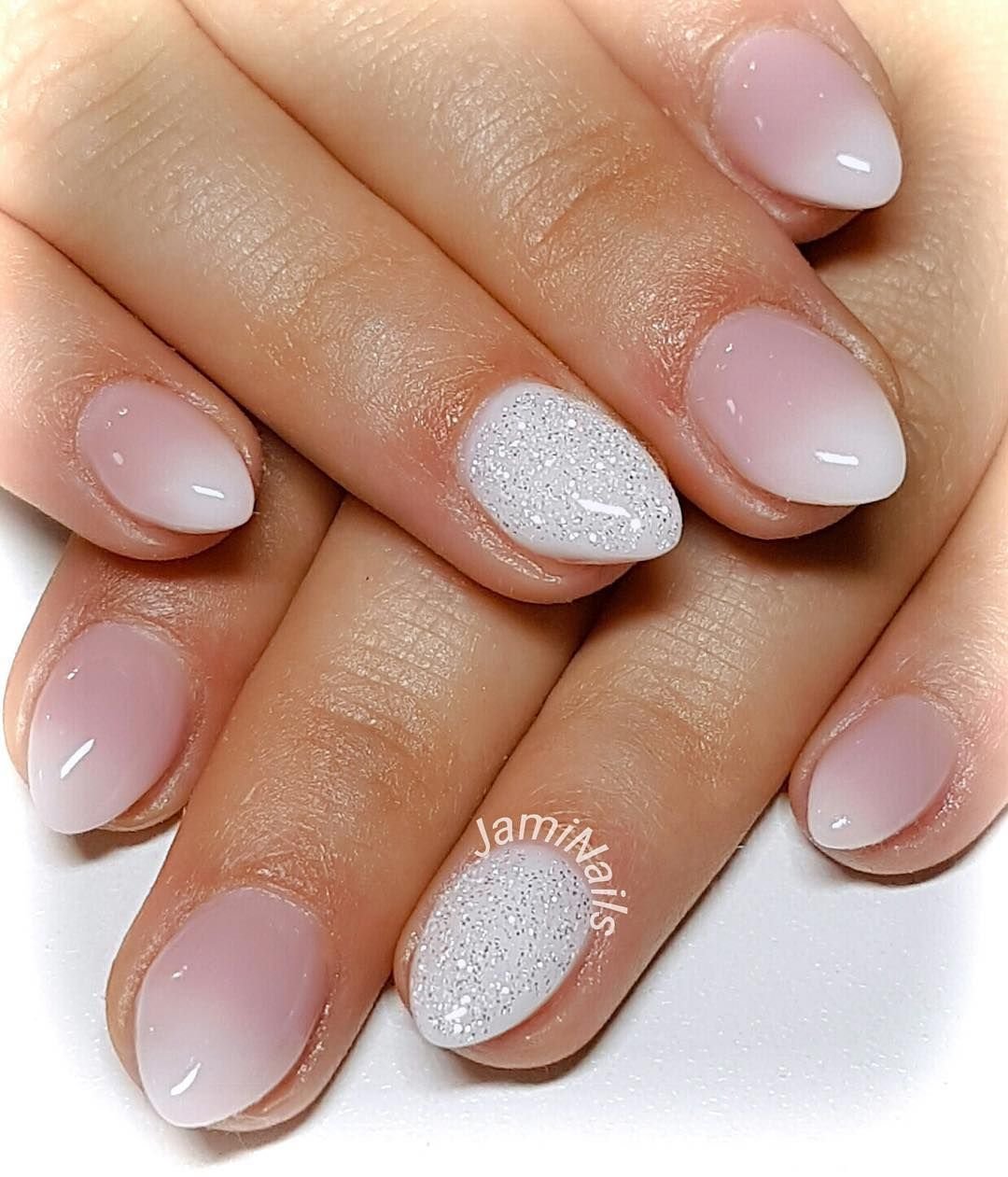 Нюдовый маникюр 2022 миндаль