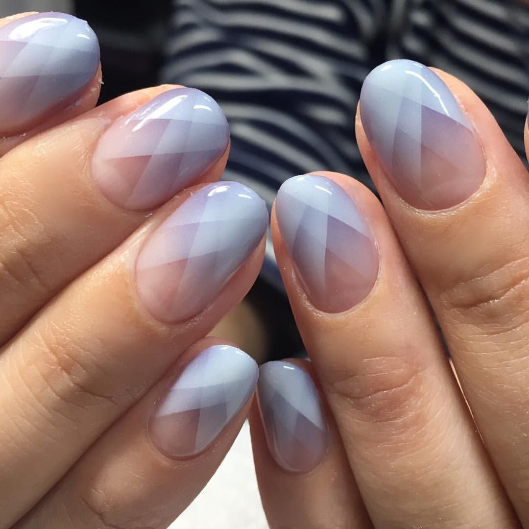 Маникюр на овальную форму ногтей