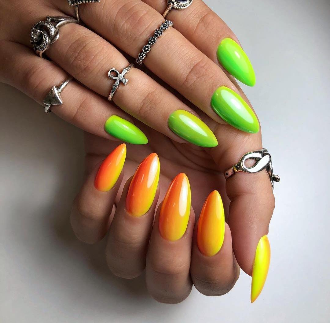 Маникюр оранжевый с зеленым