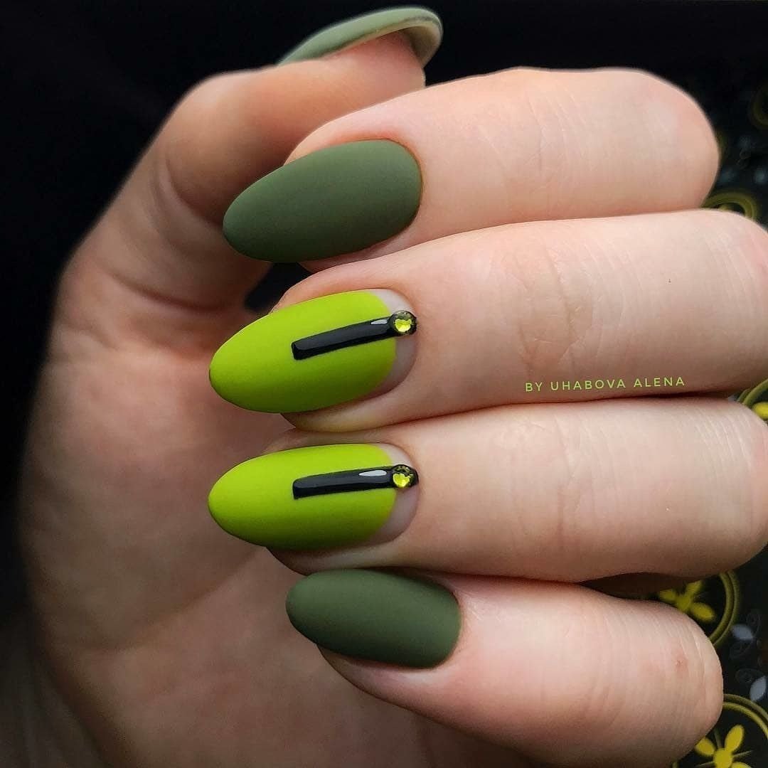 Зеленый с оранжевым маникюр фото