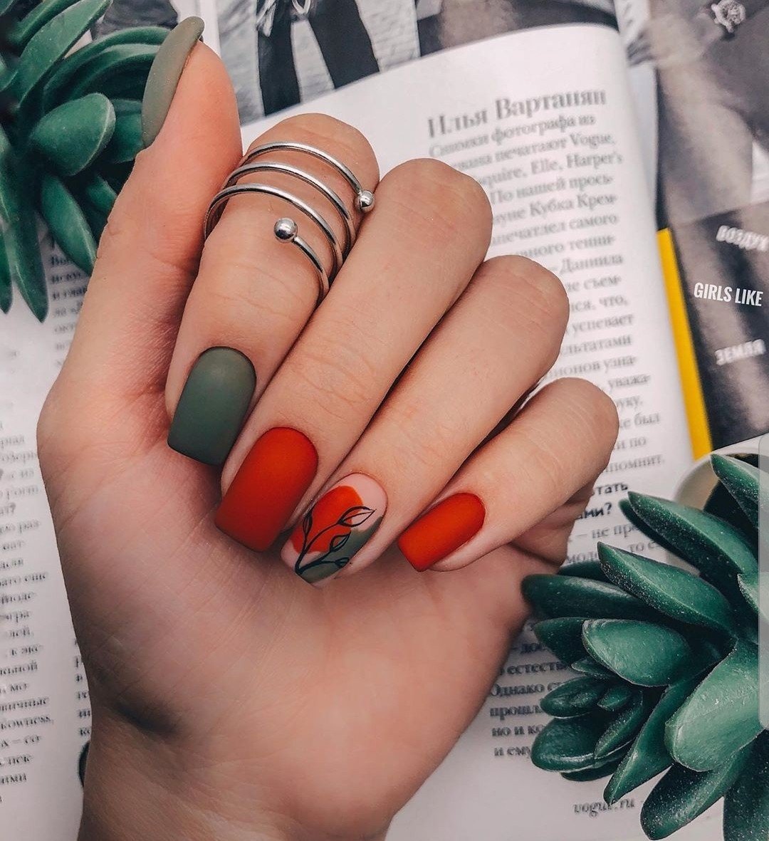 Неоновые оранжевые ногти