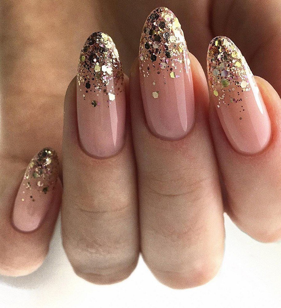 Маникюр с блестками
