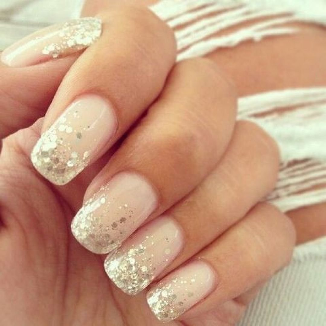 Ногти белые с блестками