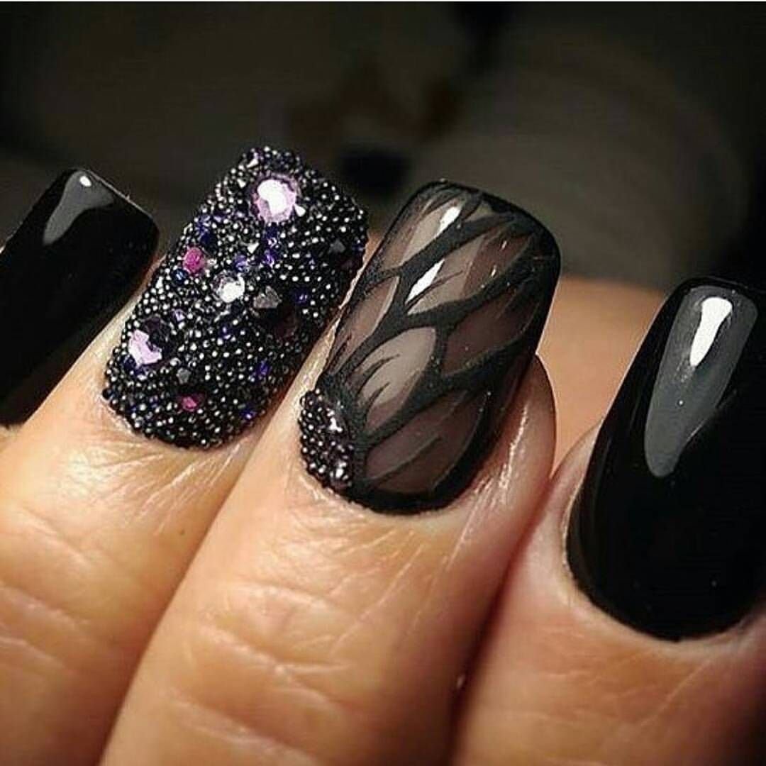 Маникюр черные ногти