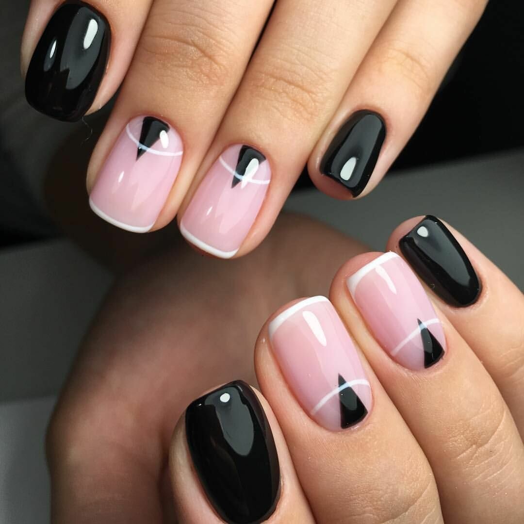 Черный маникюр