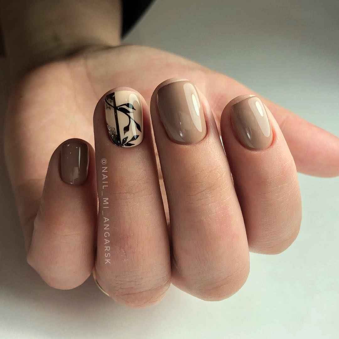 Маникюр для женщины 50 лет