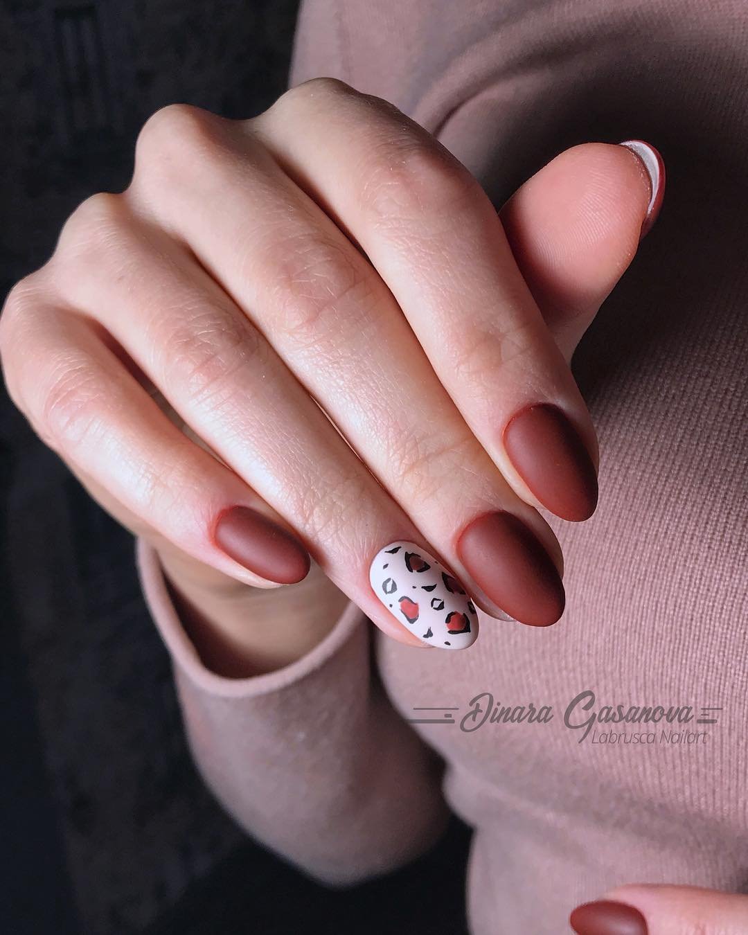 Маникюр для женщины 50