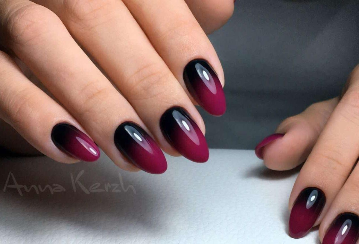 Маникюр градиент черно красный