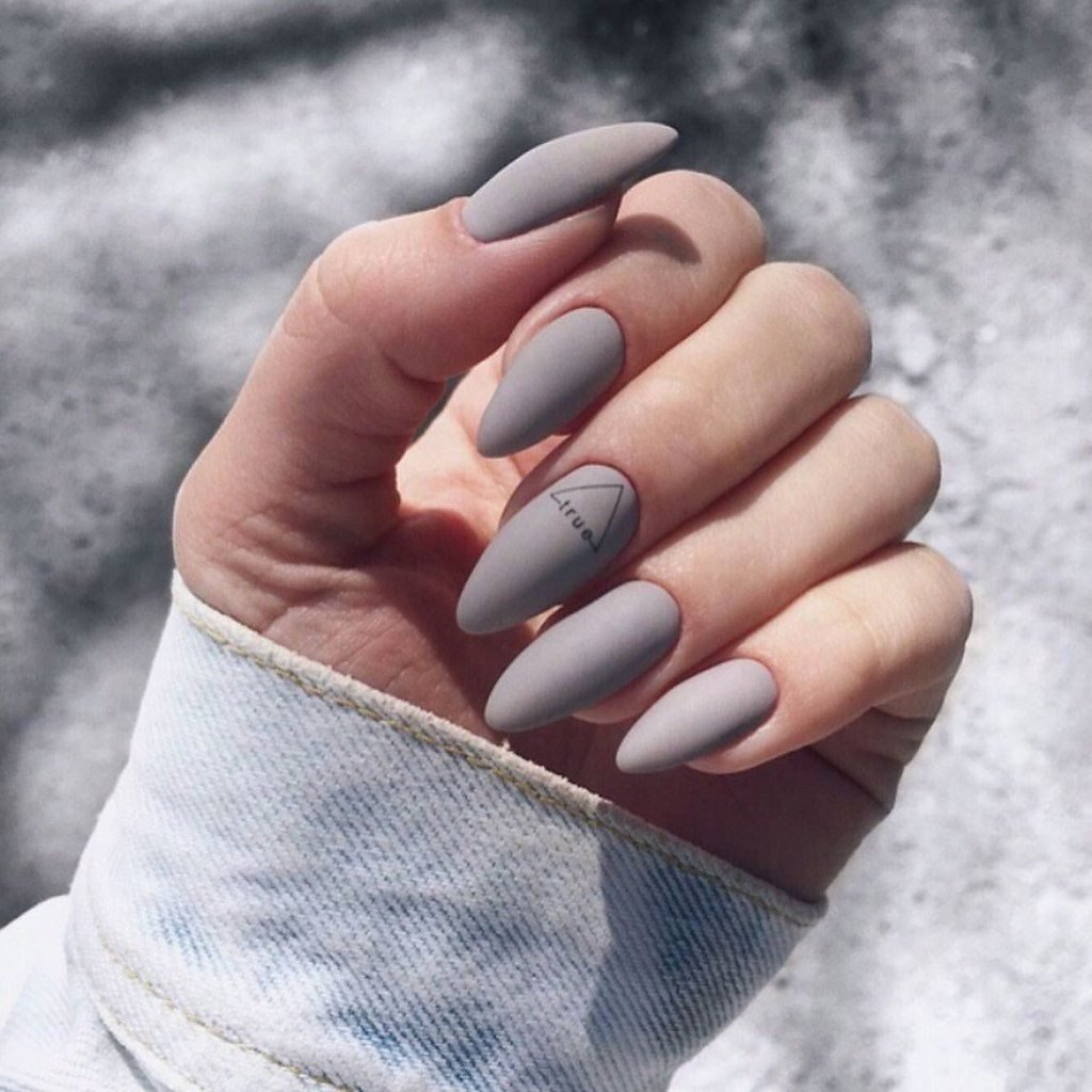 Ногти длинные миндаль мрамор