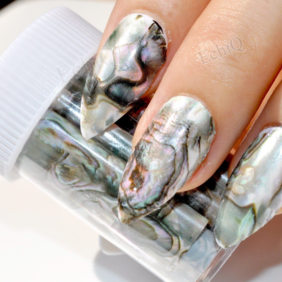 Мрамор на прозрачном ногте