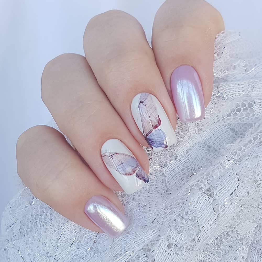 Ногти светлые перламутровые