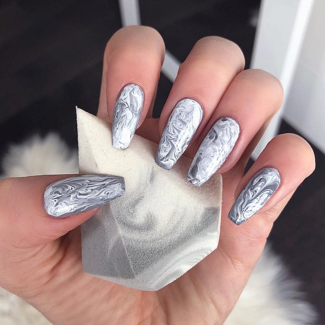 Маникюр мрамор с фольгой