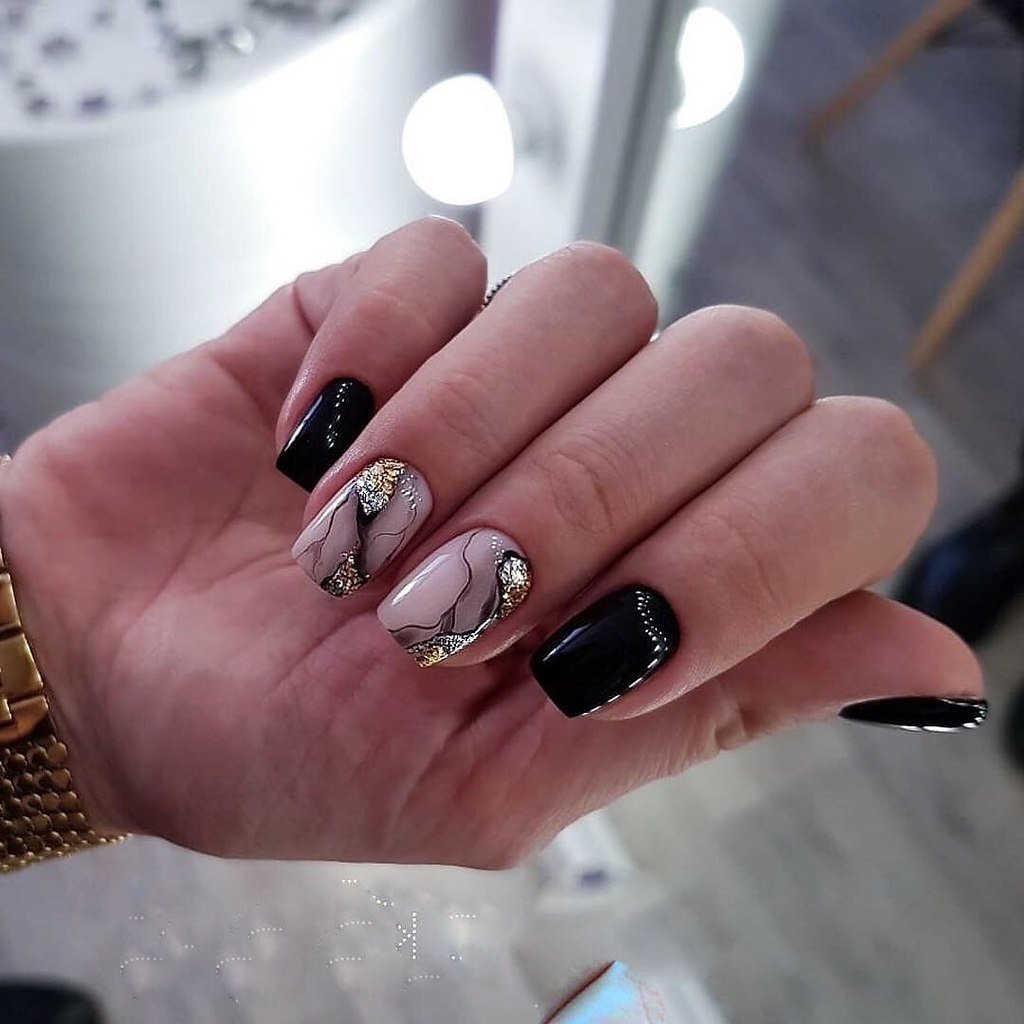 Квадратные ногти черные мрамор