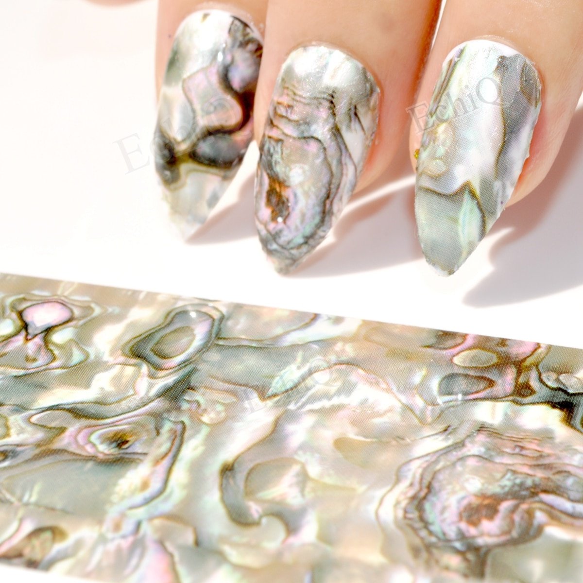 Маникюр мрамор с поталью