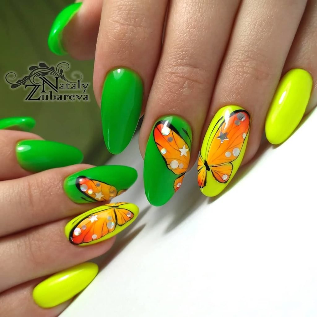 Маникюр салатовый с оранжевым
