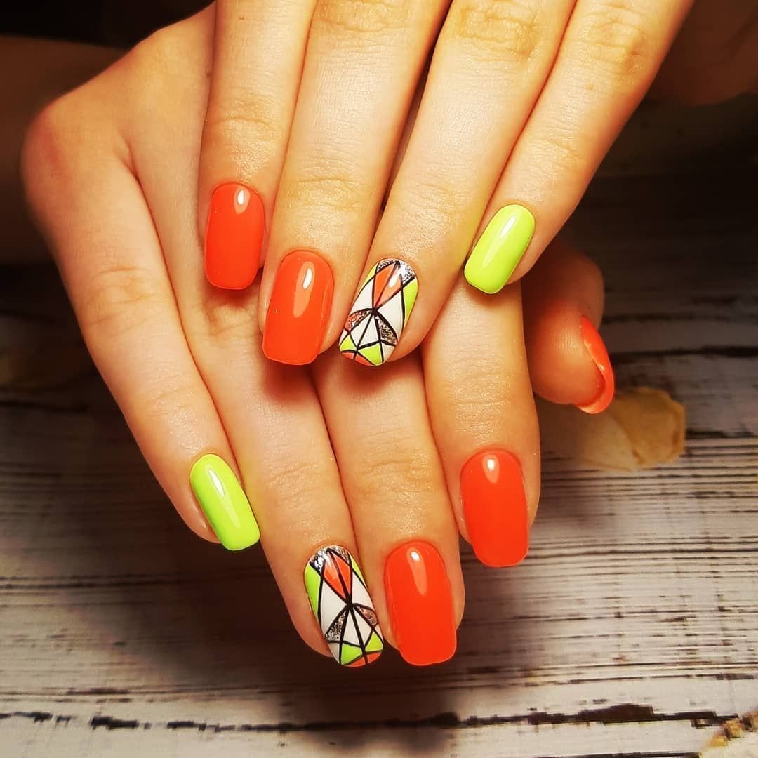 Фрукты на ногтях