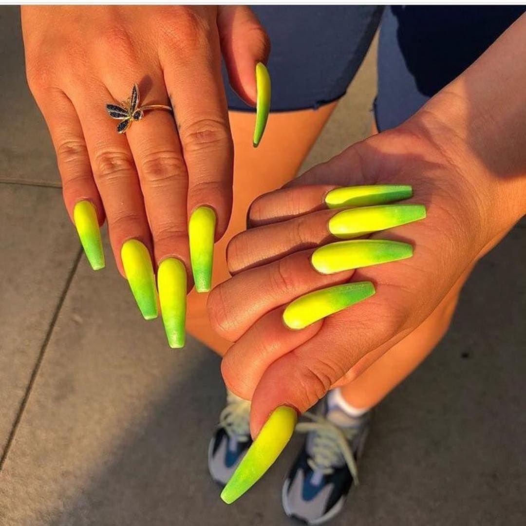 Маникюр оранжевый с зеленым