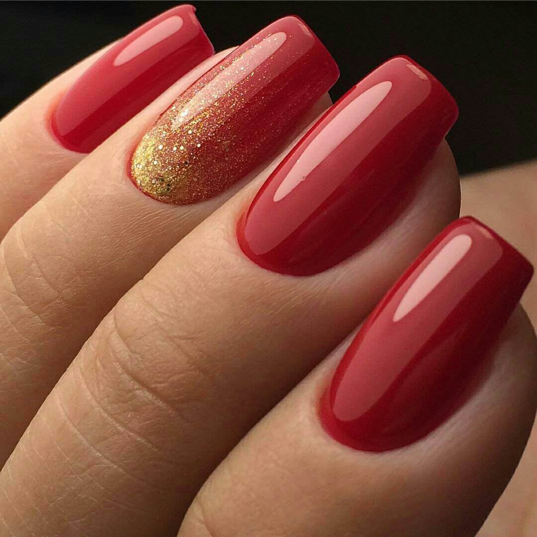 Красный маникюр