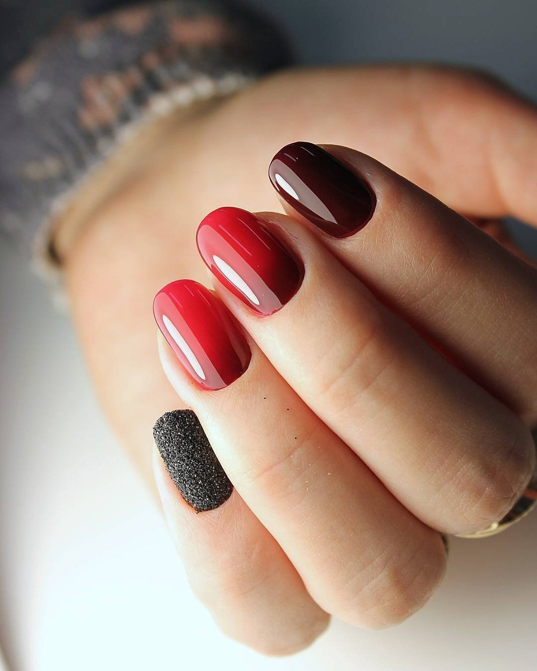 Терракотовый маникюр