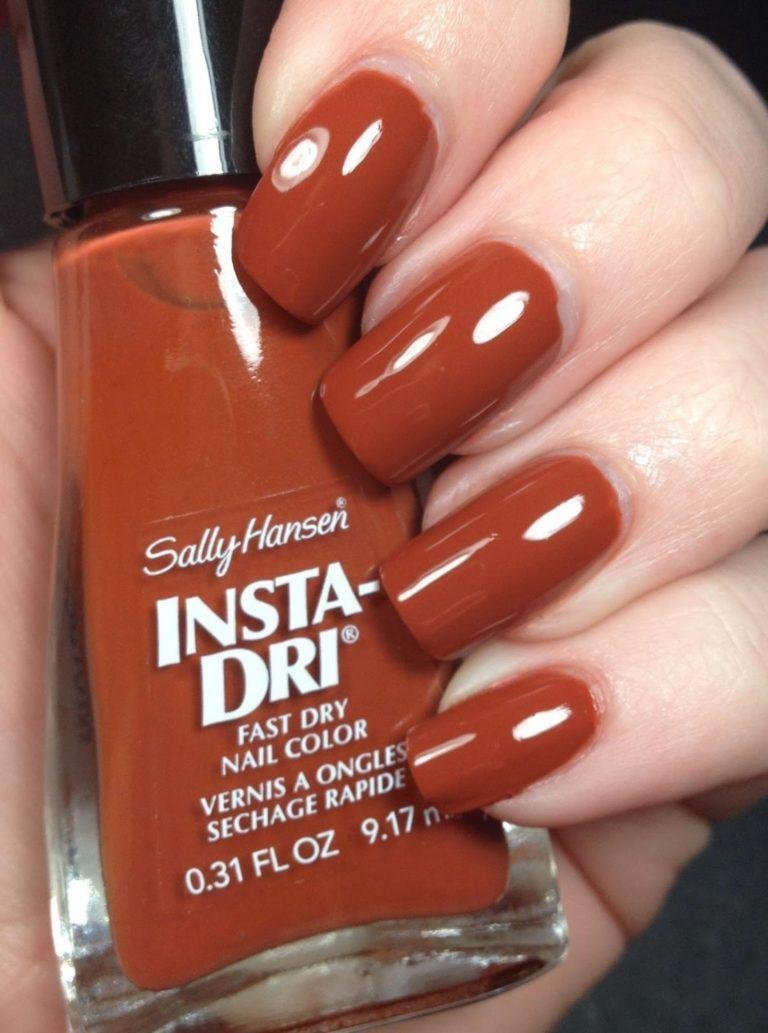 Маникюр терракотового цвета