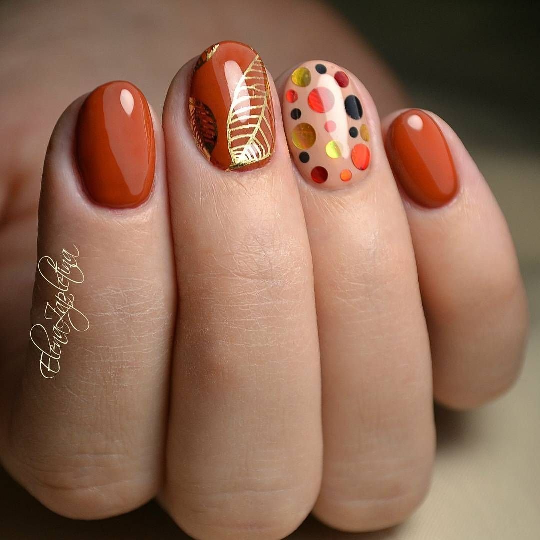 Маникюр терракотового цвета