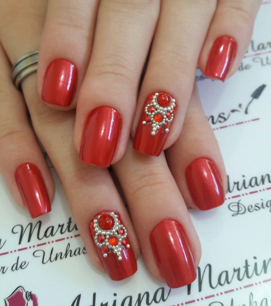 Маникюр терракотового цвета