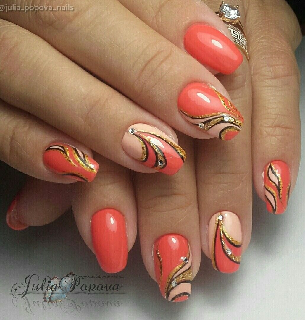 Ногти коралловые с золотом