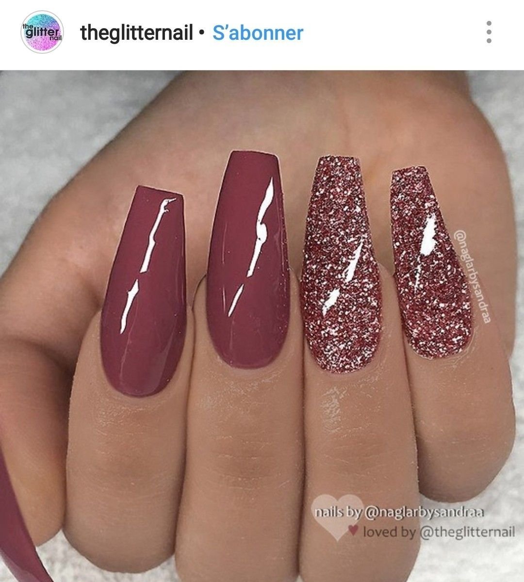 Бордовый маникюр с блестками